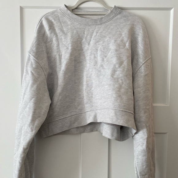 SET ACTIVE Heather Grey Cropped Sweatshirt - Picture 2 of 4